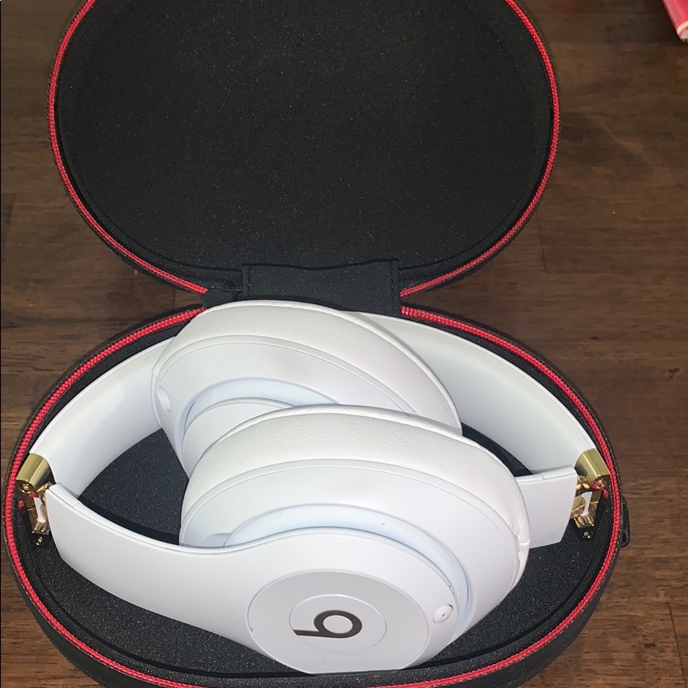 Beats studio 3 wireless headphones